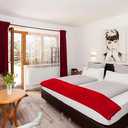 Hotel Effland Mit Innenpool Und Sauna 1 Stunde Zur Privatnutzung Pro Tag