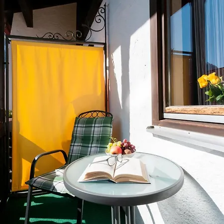 Effland Mit Innenpool Und Sauna 1 Stunde Zur Privatnutzung Pro Tag